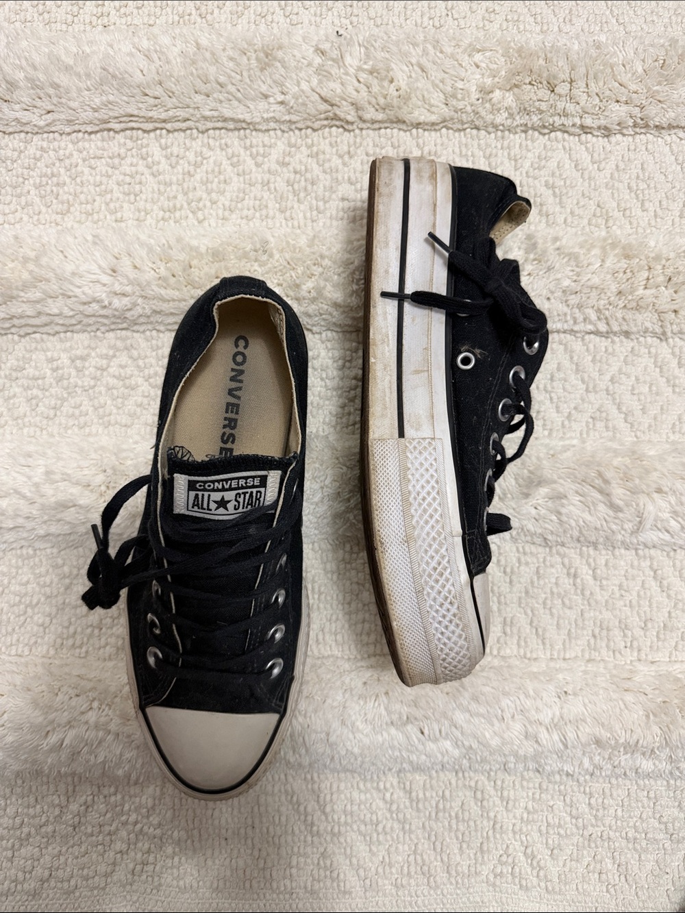 Platform Converse Black Low-Top Canvas All Star Sneakers